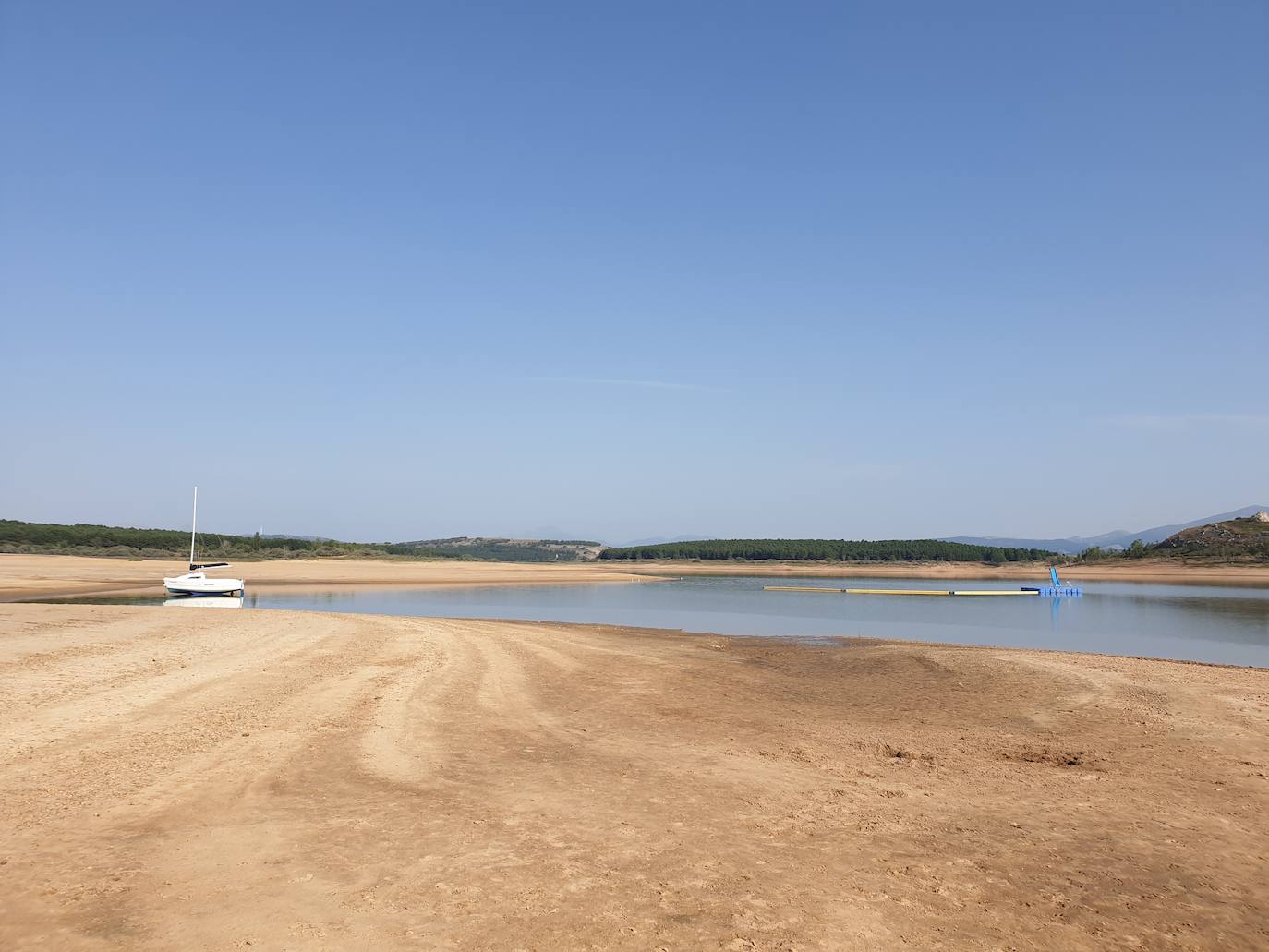 Fotos: La sequía produce estragos en el embalse de Aguilar de Campoo