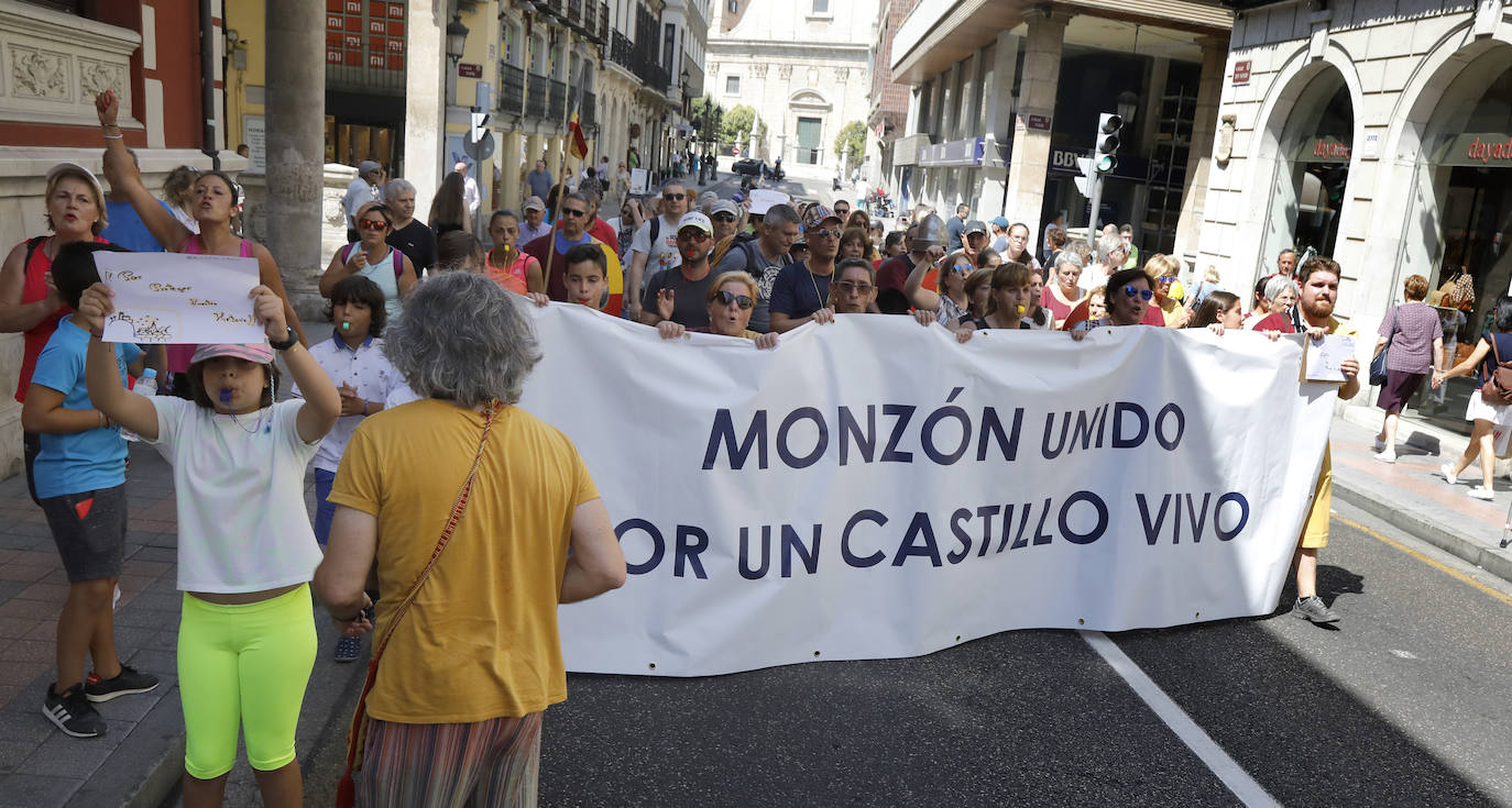 Fotos: Monzón se manifiesta por su castillo