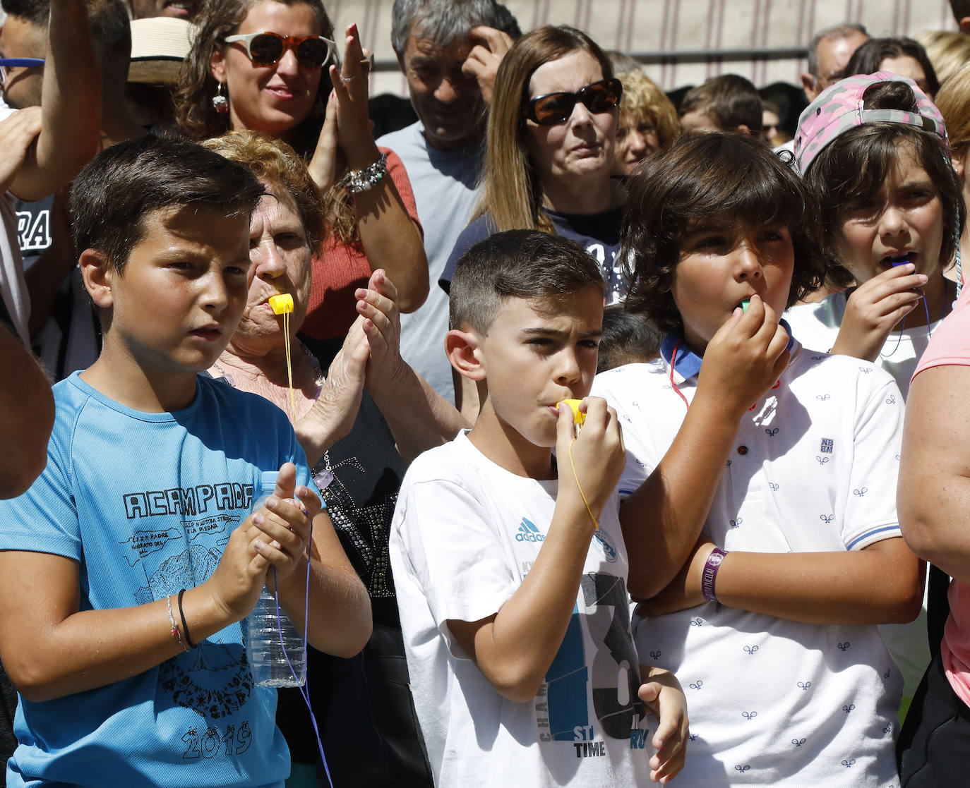 Fotos: Monzón se manifiesta por su castillo