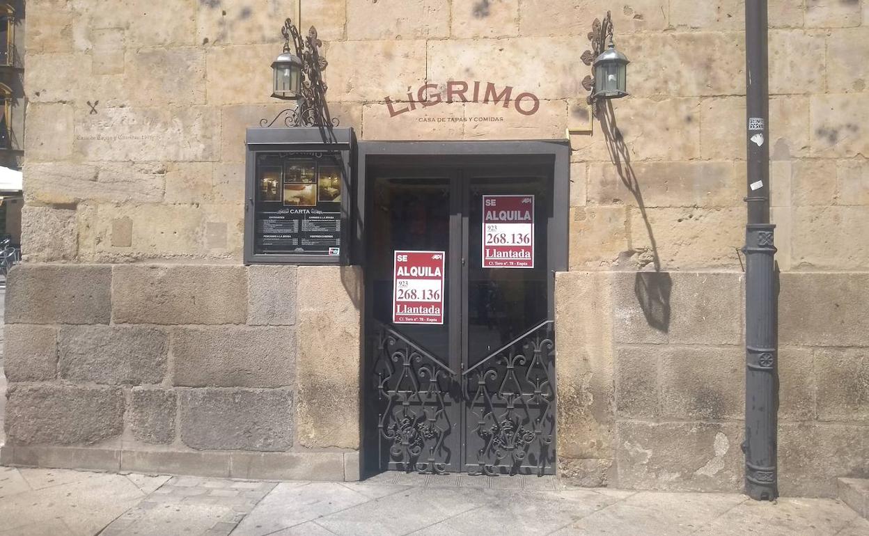 Bar Lígrimo en la plaza Poeta Iglesias, cerrado desde hace meses. 