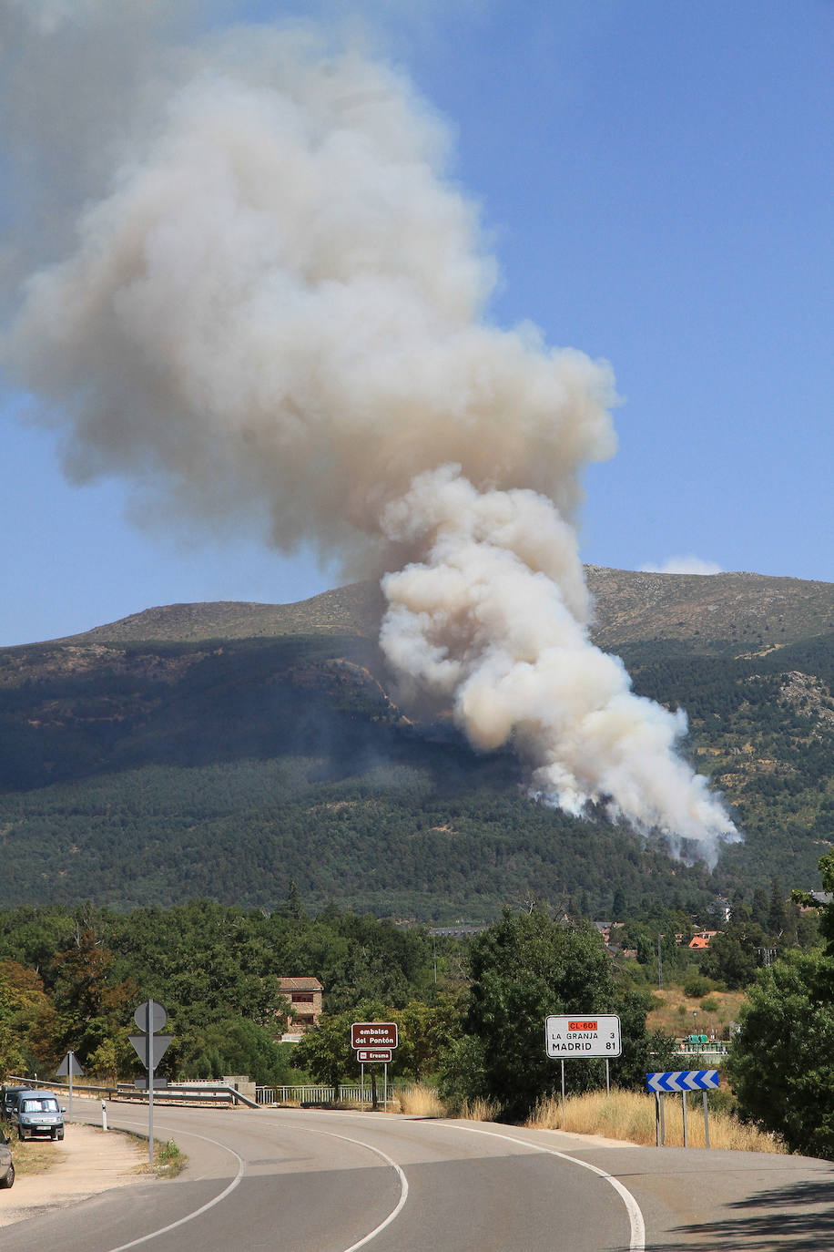 Fotos: LAS LLAMAS DEVORAN GUADARRAMA