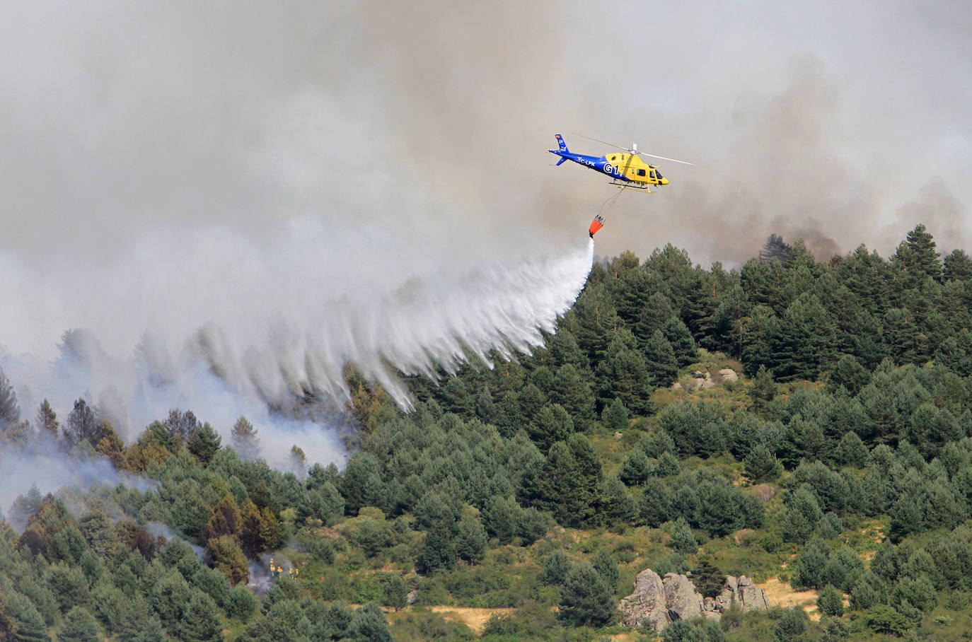 Fotos: LAS LLAMAS DEVORAN GUADARRAMA