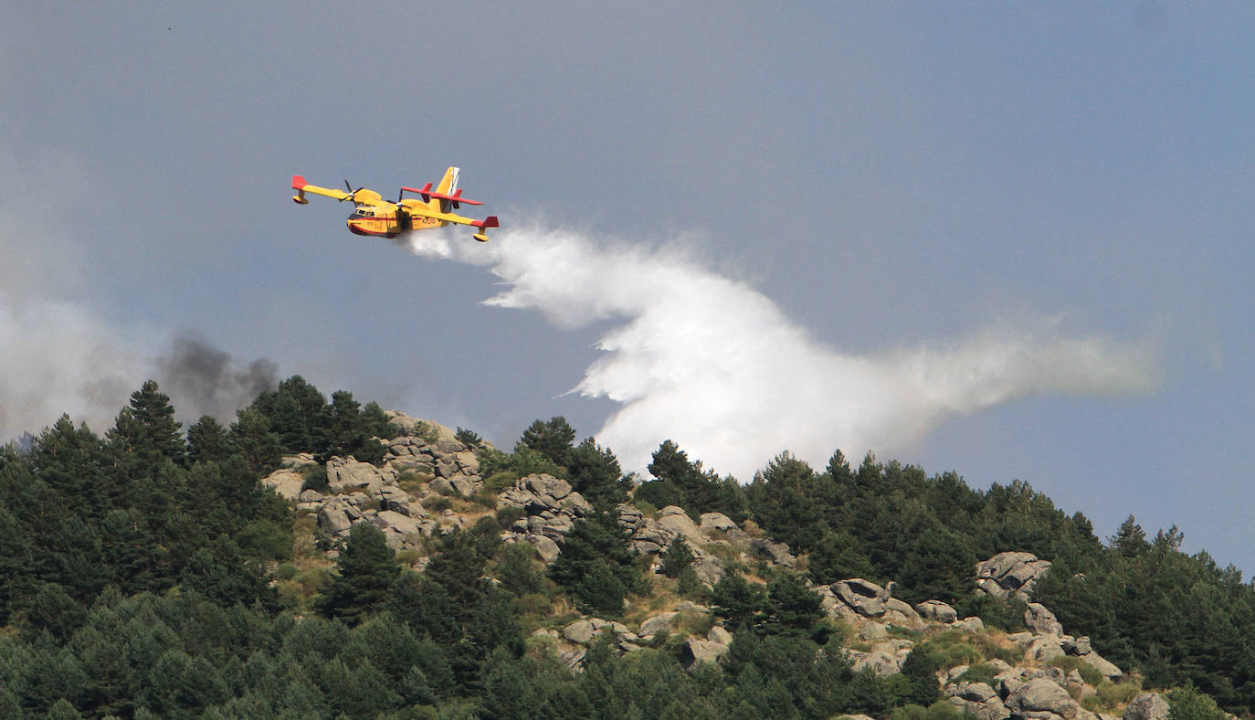 Fotos: LAS LLAMAS DEVORAN GUADARRAMA