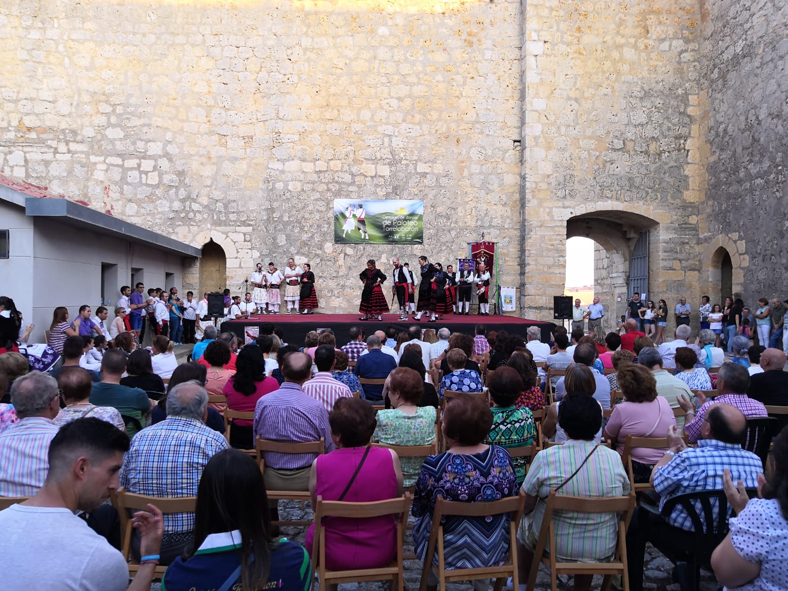Fotos: Certamen de paloteo en Torrelobatón