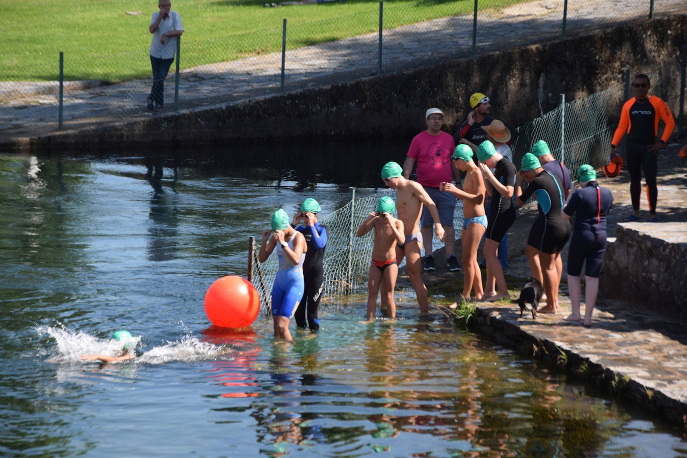 Fotos: Travesia a nado en Velilla del río Carrión