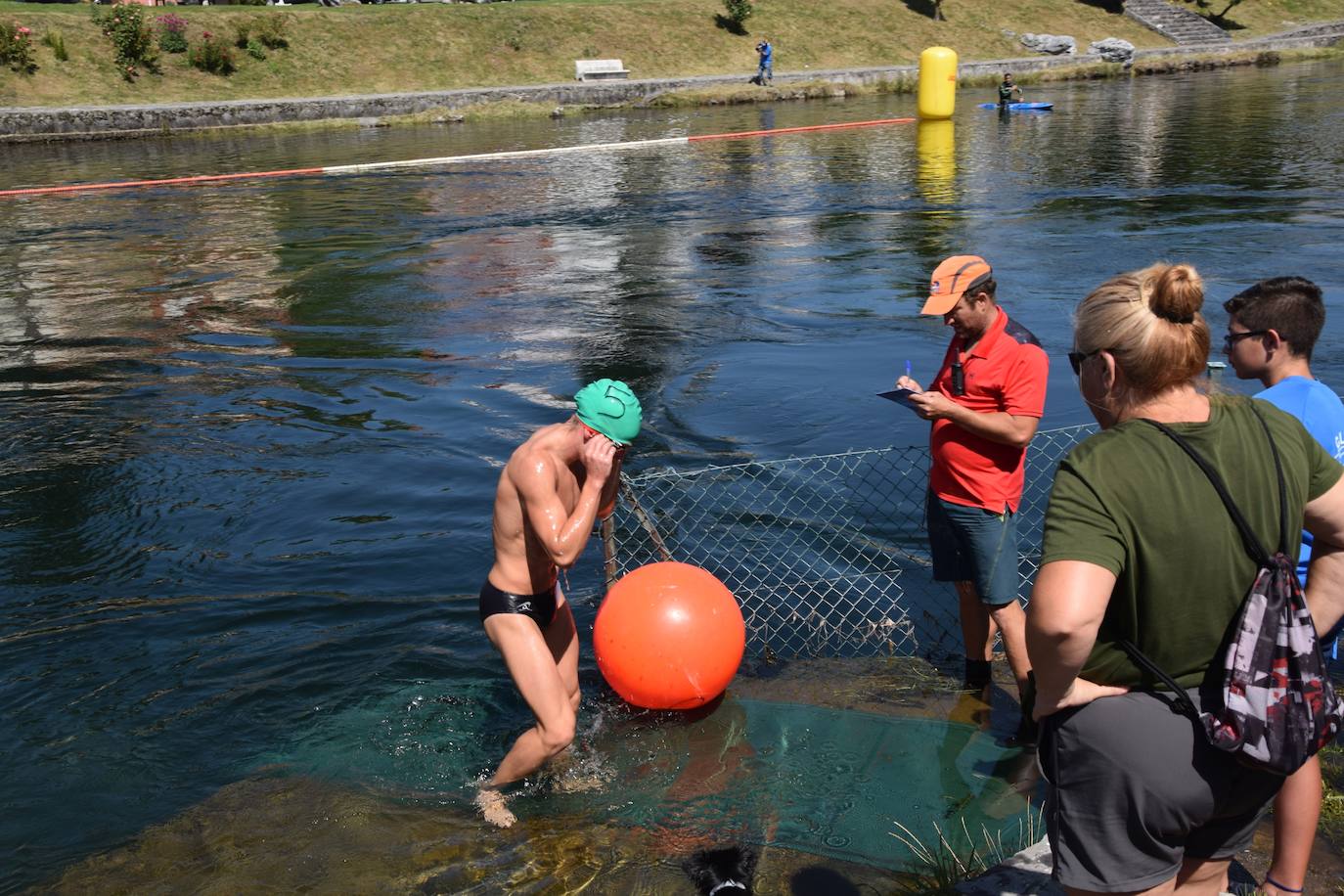Fotos: Travesia a nado en Velilla del río Carrión