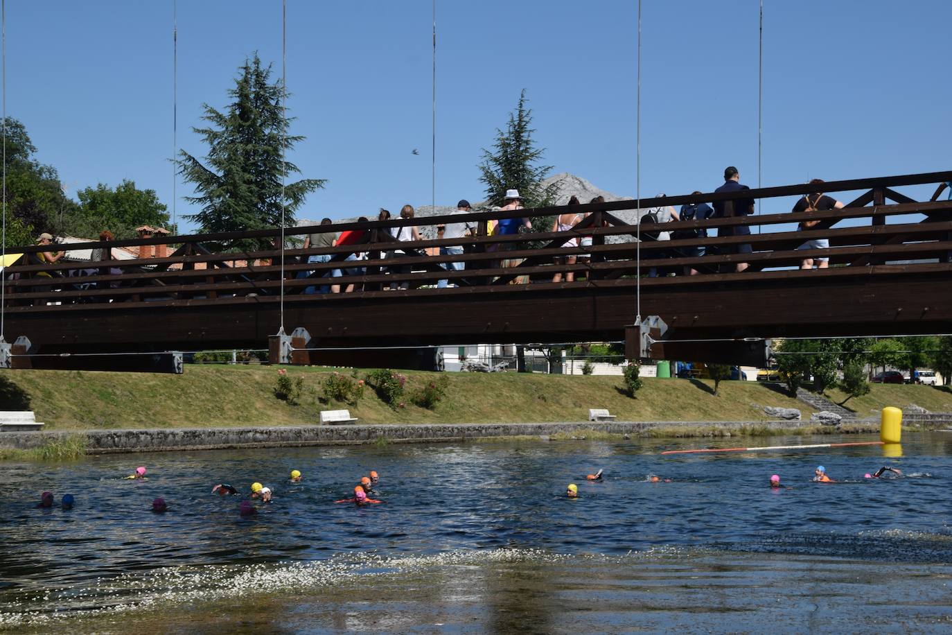 Fotos: Travesia a nado en Velilla del río Carrión