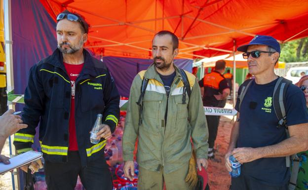 Fernando Álvaro, César Cardiel y Julio Contreras, bomberos segovianos que trabajan en Madrid