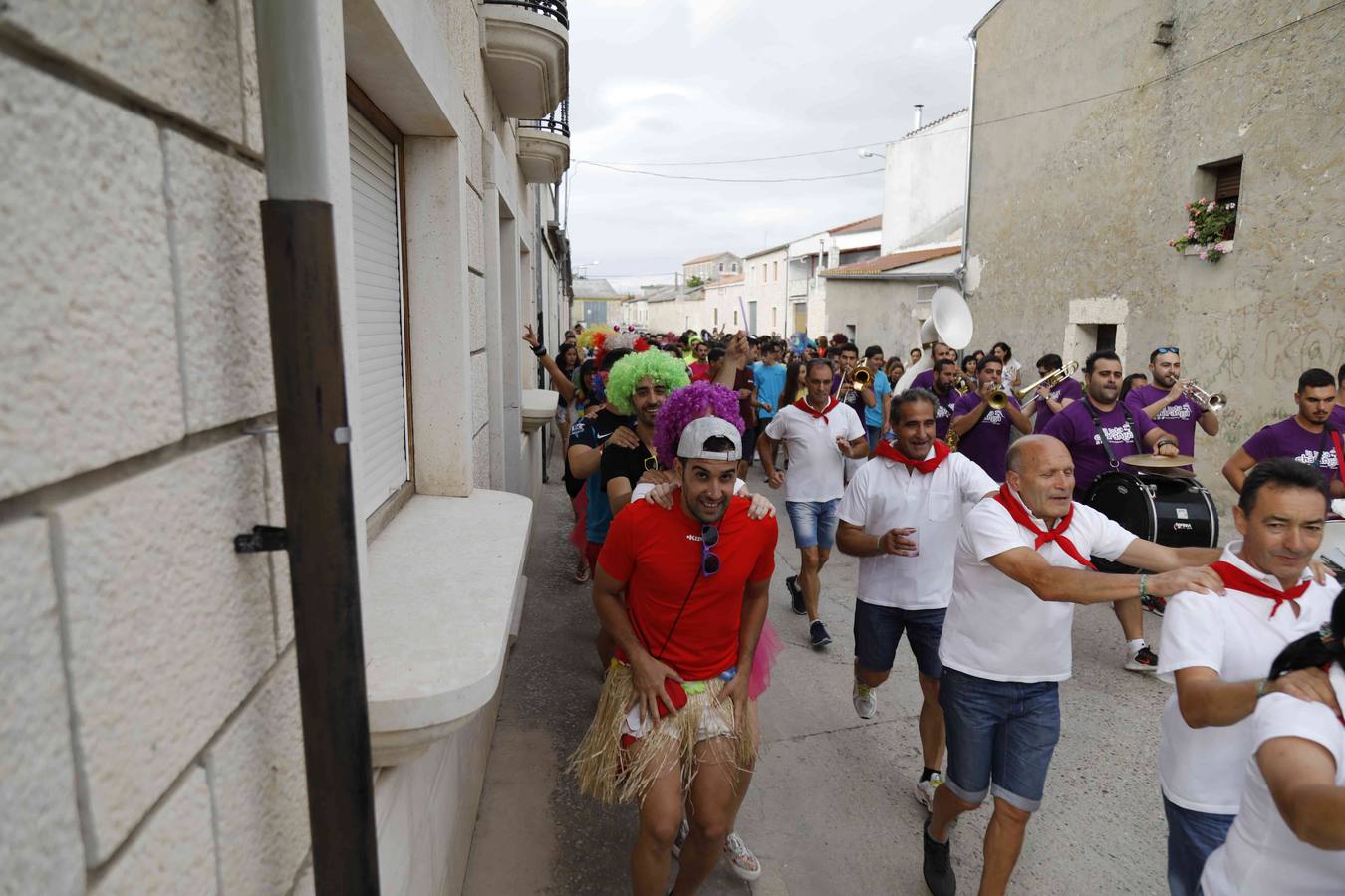 Fotos: Chupinazo y desfile de peñas en Campaspero