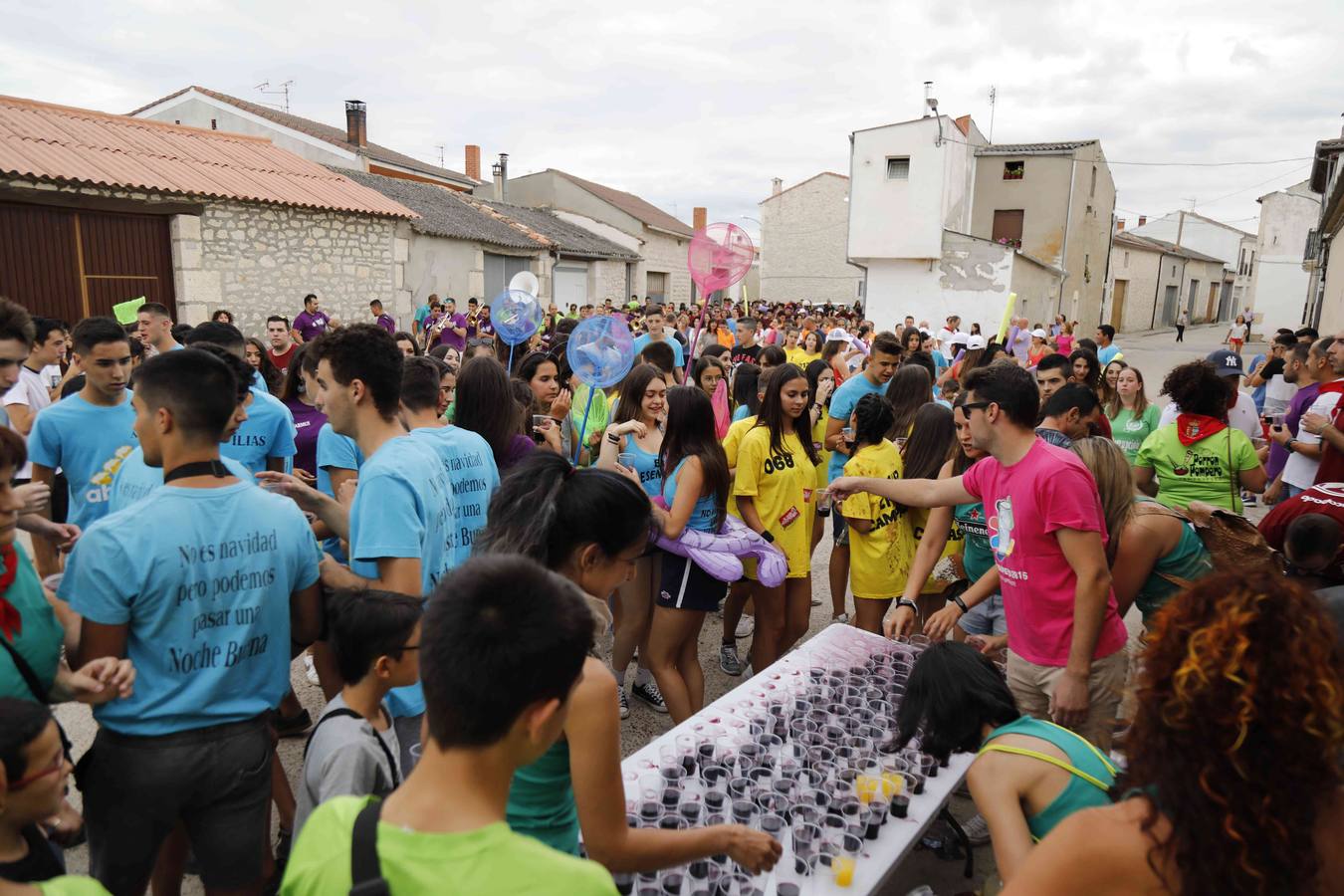 Fotos: Chupinazo y desfile de peñas en Campaspero