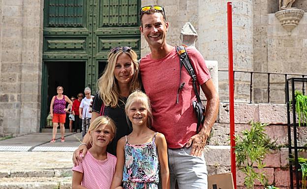 Danielle, Alfons, Lerthe y Saar.