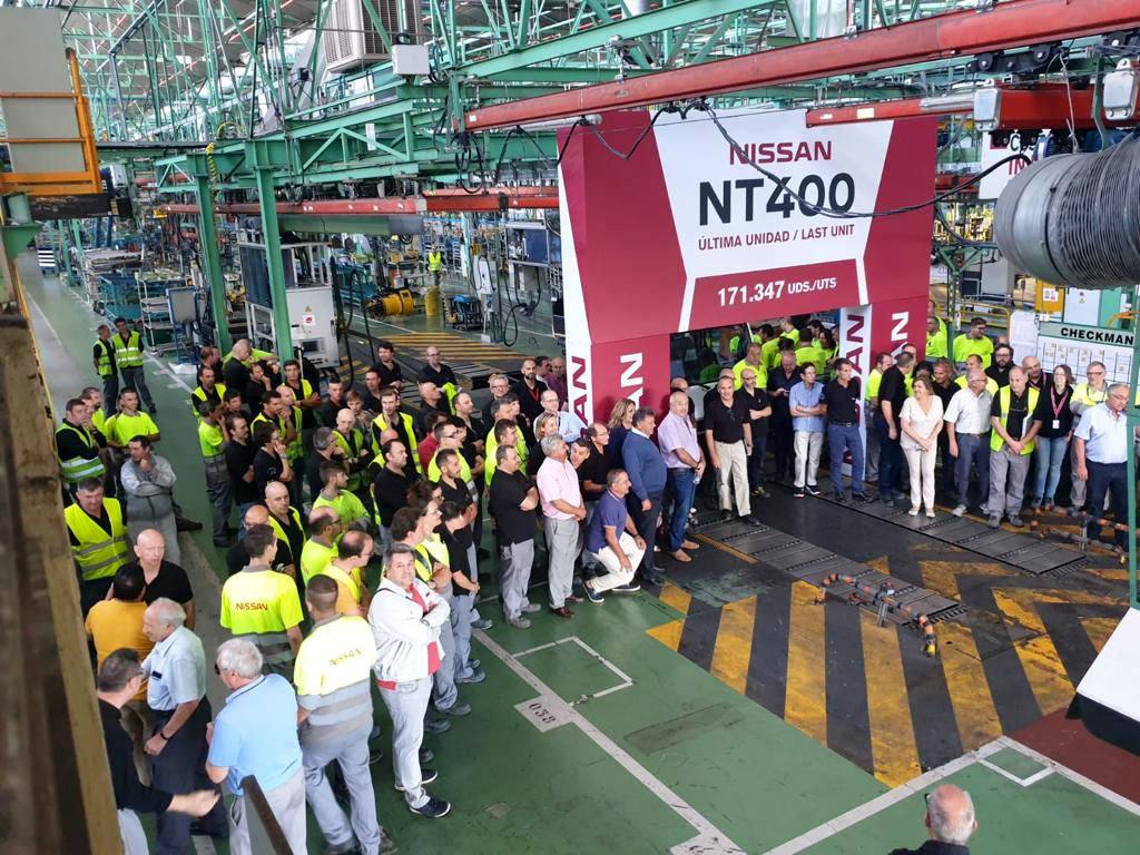 Ávila. Nissan fabrica su último vehículo, la unidad 171.347 del NT400 Cabstar.