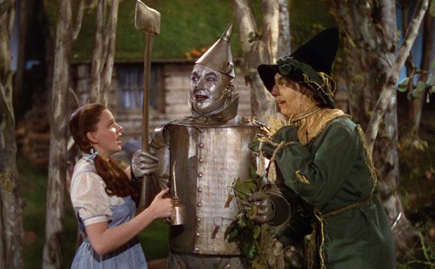 Judy Garland, Ray Bolger, y Jack Haley, en 'El mago de Oz'.