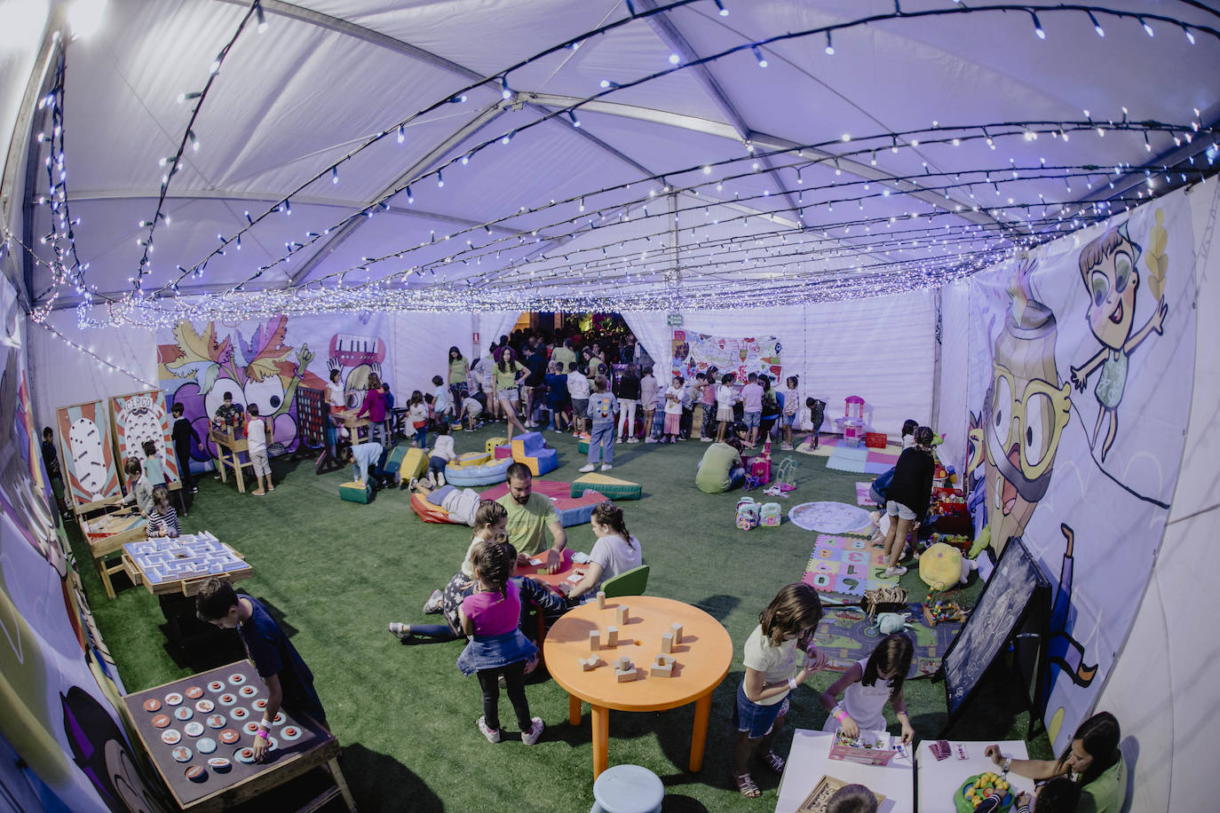 Fotos: La lluvia no puede con la jornada del viernes del Sonorama 2019, 3 de 6