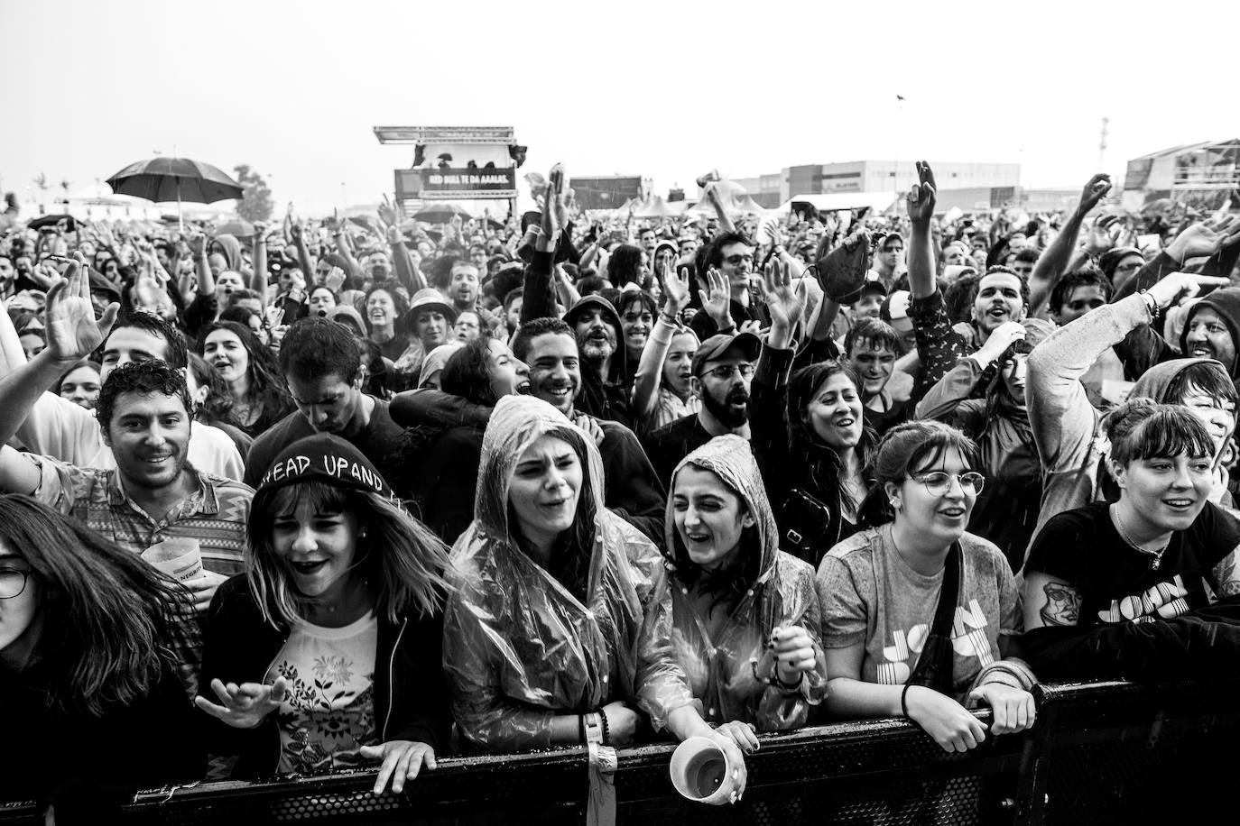 Fotos: La lluvia no puede con la jornada del viernes del Sonorama 2019, 5 de 6