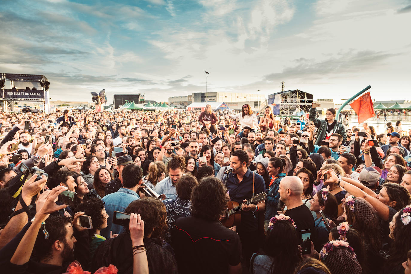 Fotos: La lluvia no puede con la jornada del viernes del Sonorama 2019, 5 de 6