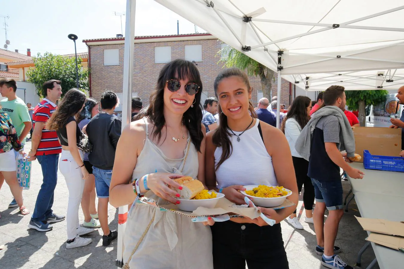 Fotos: Comida popular en Rollán