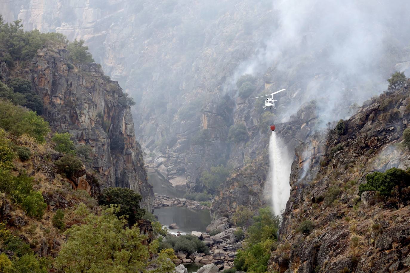 Fotos: El fuego arrasa más de 170 hectáreas en Salamanca