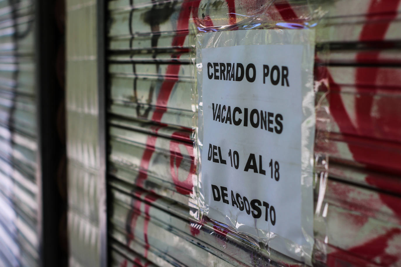 Imagen secundaria 2 - Imágenes del centro de Valladolid esta mañana del 15 de agosto. 