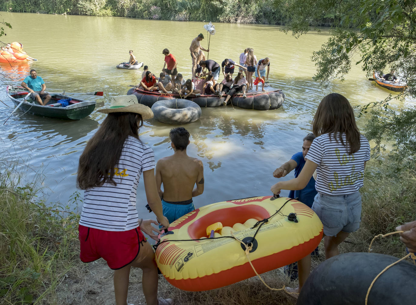 Fotos: Descenso en balsas en Cabezón de Pisuerga