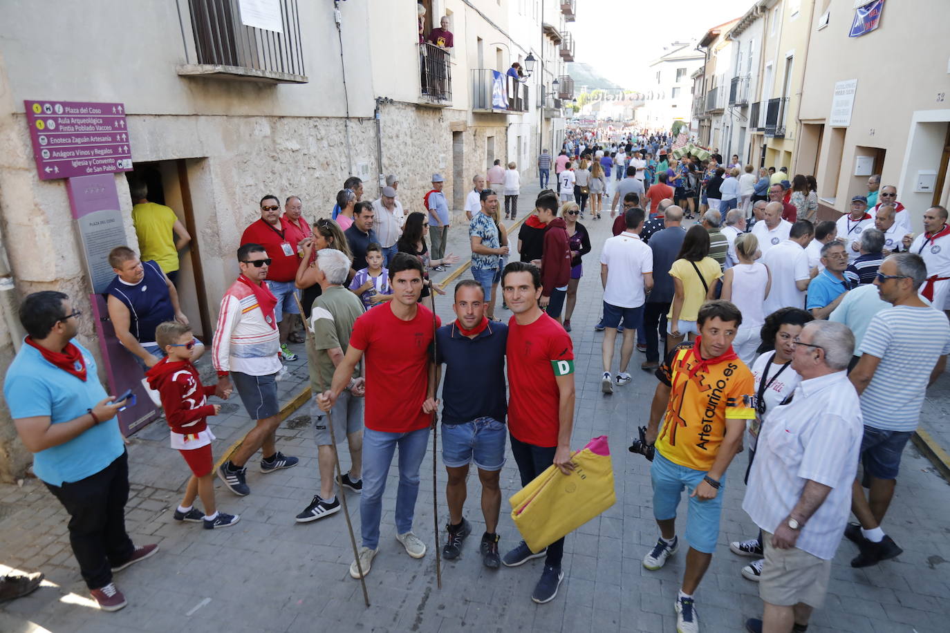 Fotos: Encierro y capea matutina del sábado en Peñafiel