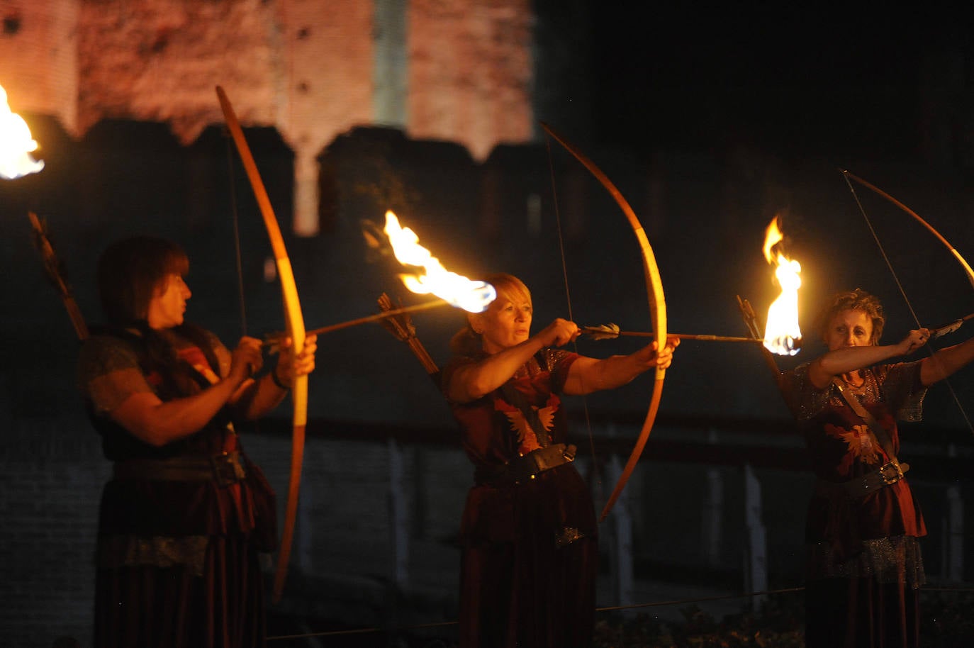 La Villa de las Ferias volvió a evocar uno de los capítulos históricos más relevantes de su época dorada con la recreación de la Quema de Medina, uno de los espectáculos más destacados de la Feria Renacentista Imperiales y Comuneros. 