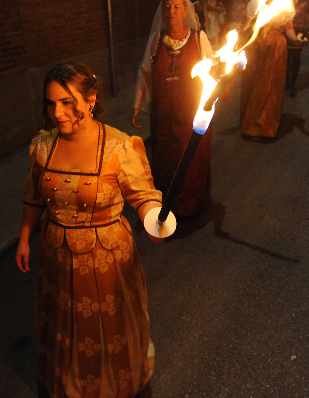 La Villa de las Ferias volvió a evocar uno de los capítulos históricos más relevantes de su época dorada con la recreación de la Quema de Medina, uno de los espectáculos más destacados de la Feria Renacentista Imperiales y Comuneros. 