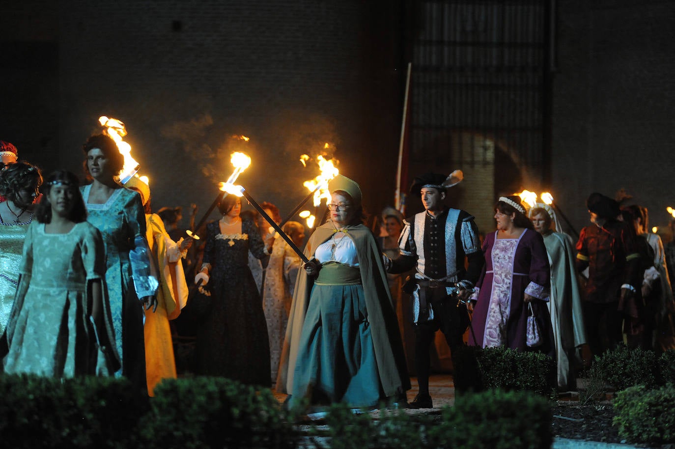 La Villa de las Ferias volvió a evocar uno de los capítulos históricos más relevantes de su época dorada con la recreación de la Quema de Medina, uno de los espectáculos más destacados de la Feria Renacentista Imperiales y Comuneros. 