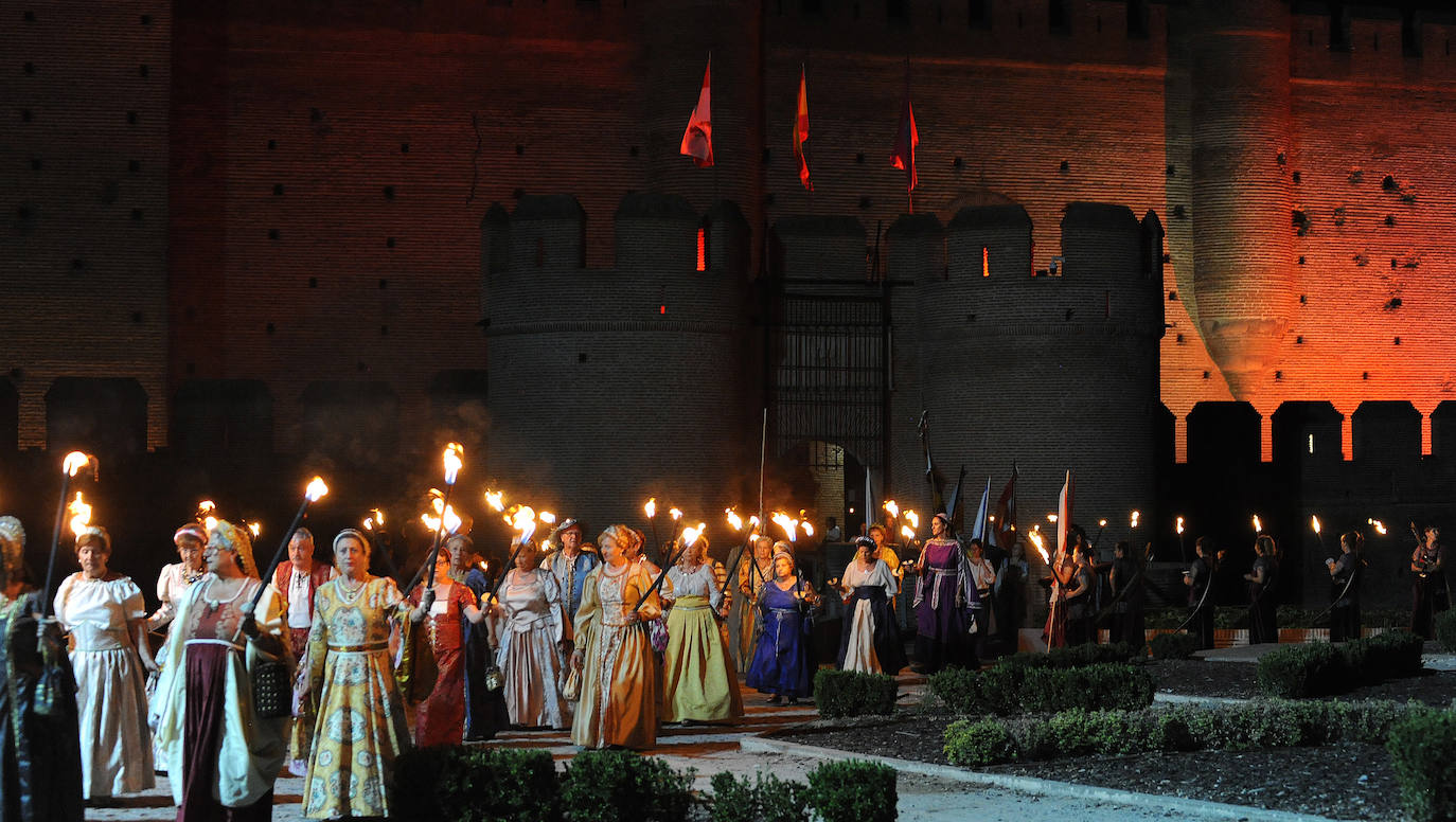 La Villa de las Ferias volvió a evocar uno de los capítulos históricos más relevantes de su época dorada con la recreación de la Quema de Medina, uno de los espectáculos más destacados de la Feria Renacentista Imperiales y Comuneros. 