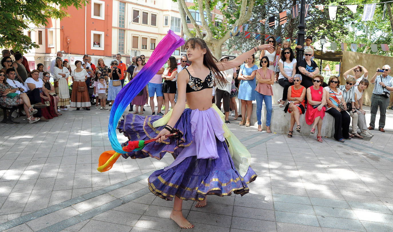 Fotos: Exhibición de danza del vientre en la Feria Renacentista de Medina del Campo