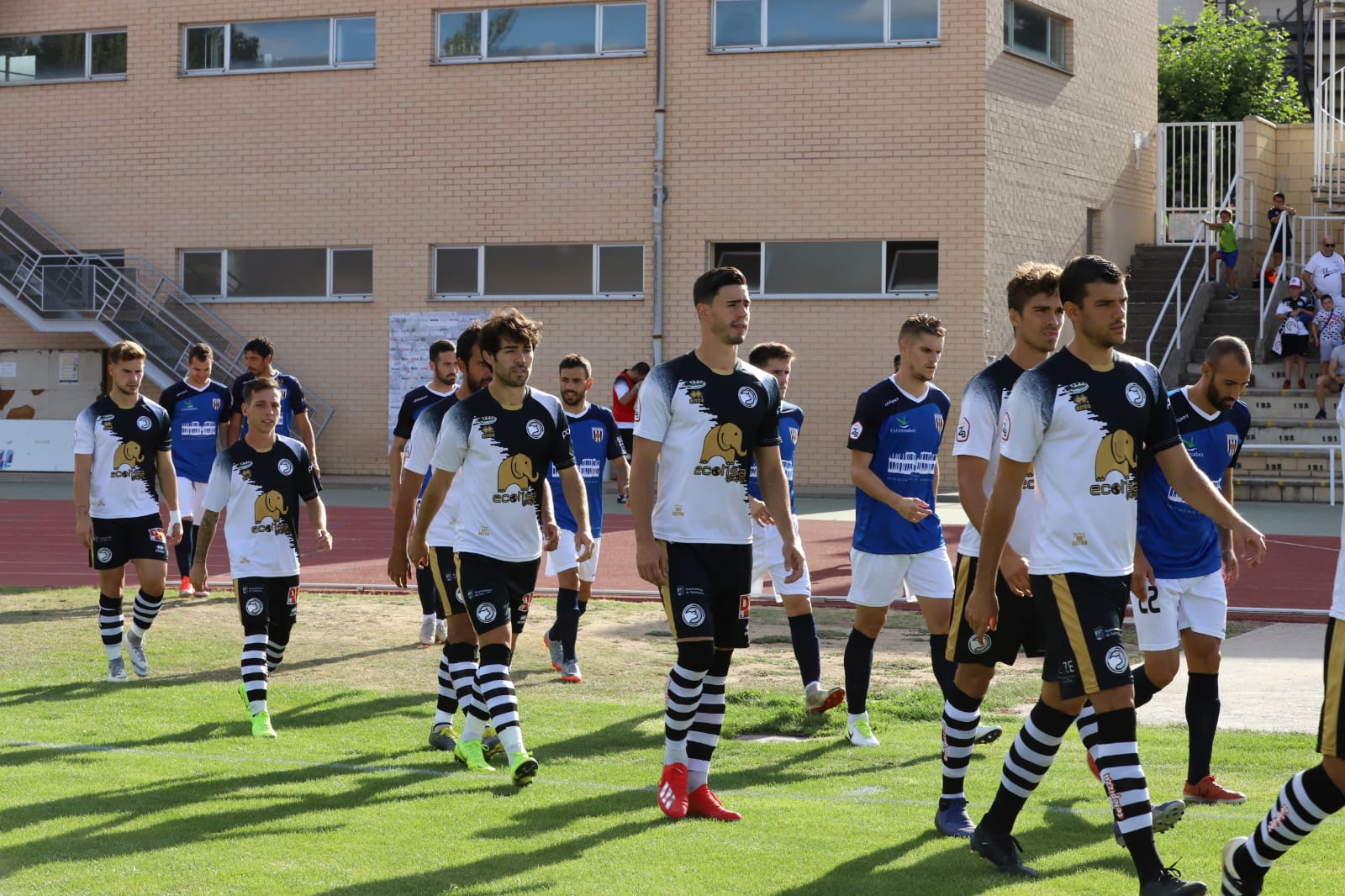 El Mérida, con dos exunionistas en sus filas, Cristo Medina y Diego del Castillo, ha sido el rival elegido para cerrar la pretemporada en Salamanca por parte del Unionista, en un partido con goles y que ha servido para afinar la puesta a punto del equipo charro. 