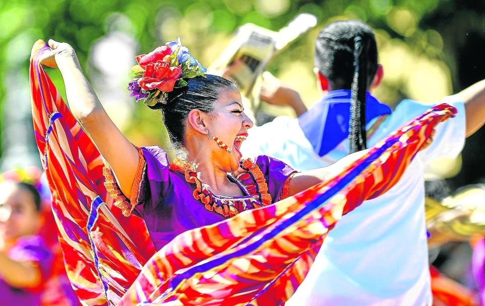 Baile típico colombiano.