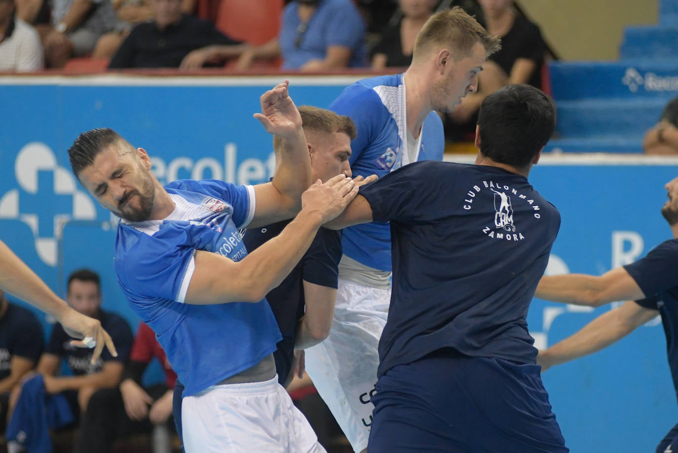 Fotos: Partido de pretemporada entre el Recoletas y el BM Zamora
