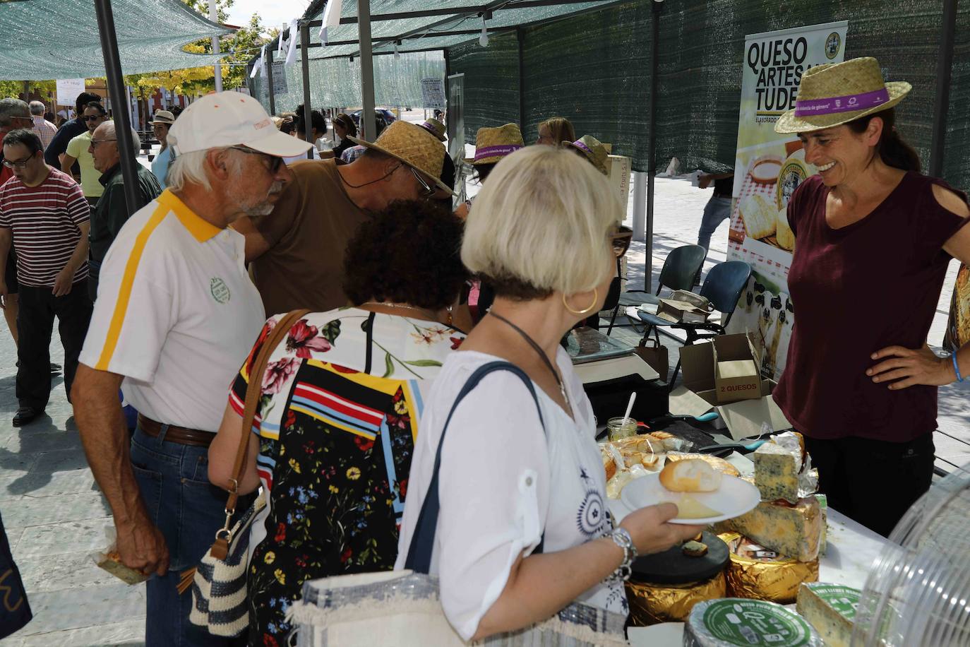 Más de 1.500 visitantes disfrutan de oferta de dos elaboradoras locales, una de Tudela y otra de Cantabria