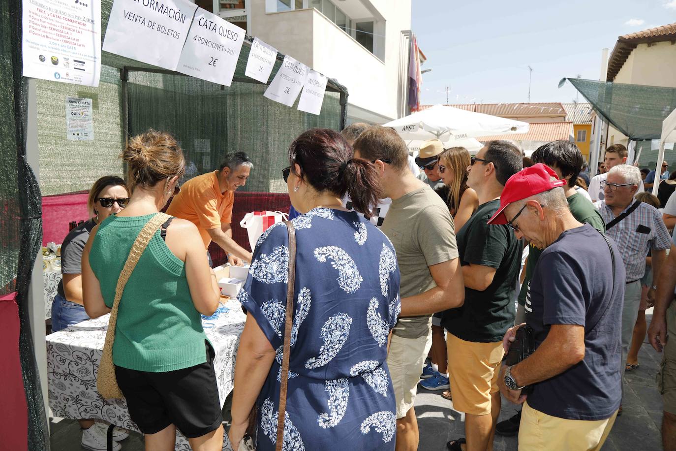 Más de 1.500 visitantes disfrutan de oferta de dos elaboradoras locales, una de Tudela y otra de Cantabria