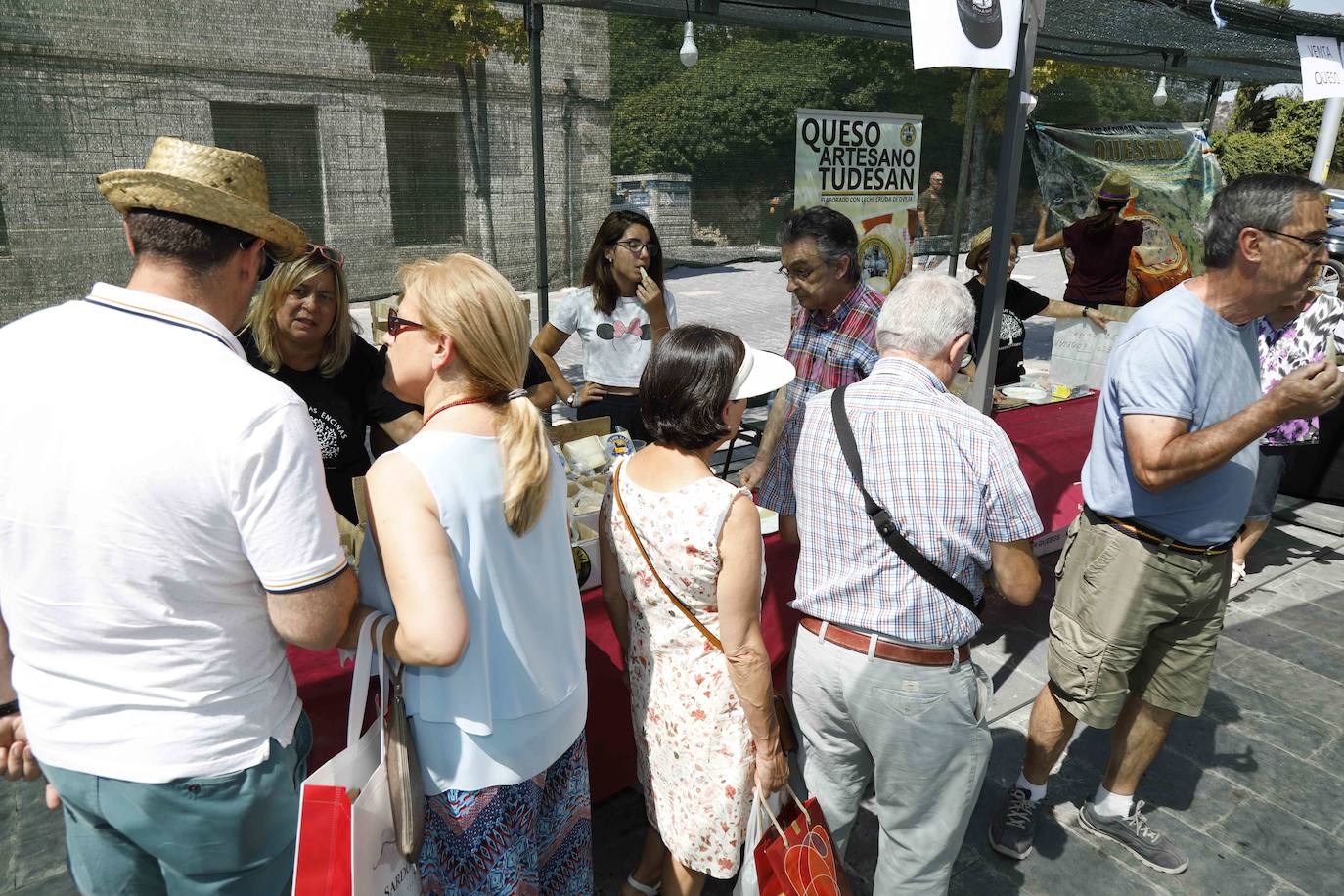 Más de 1.500 visitantes disfrutan de oferta de dos elaboradoras locales, una de Tudela y otra de Cantabria