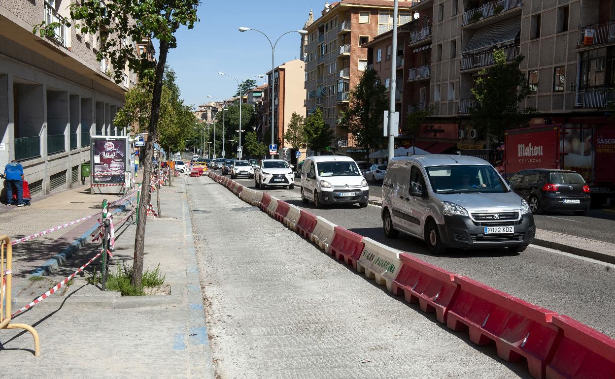 Paseo de Ezequiel Gpnzález tras la finalización de las obras de saneamiento. 