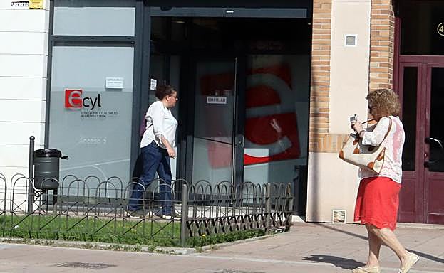 Oficina de empleo en Segovia. 