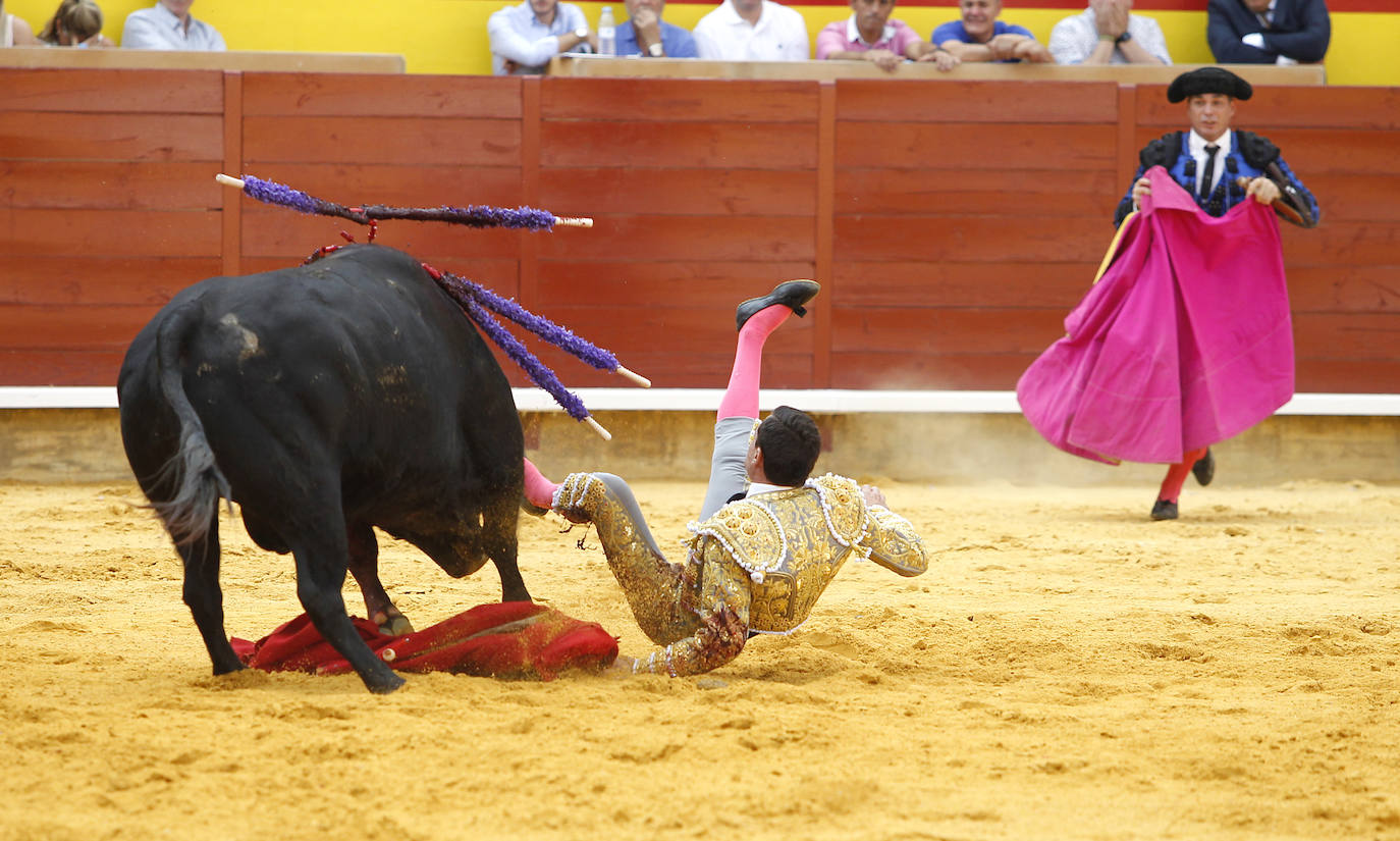 Fotos: La cogida de Paco Urueña en la Plaza de Toros de Palencia