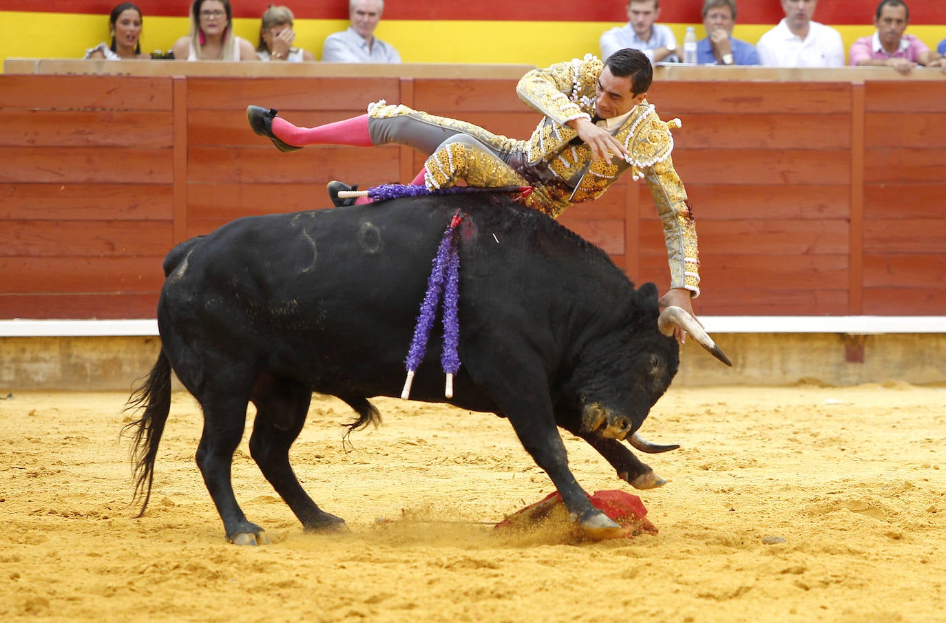 Fotos: La cogida de Paco Urueña en la Plaza de Toros de Palencia