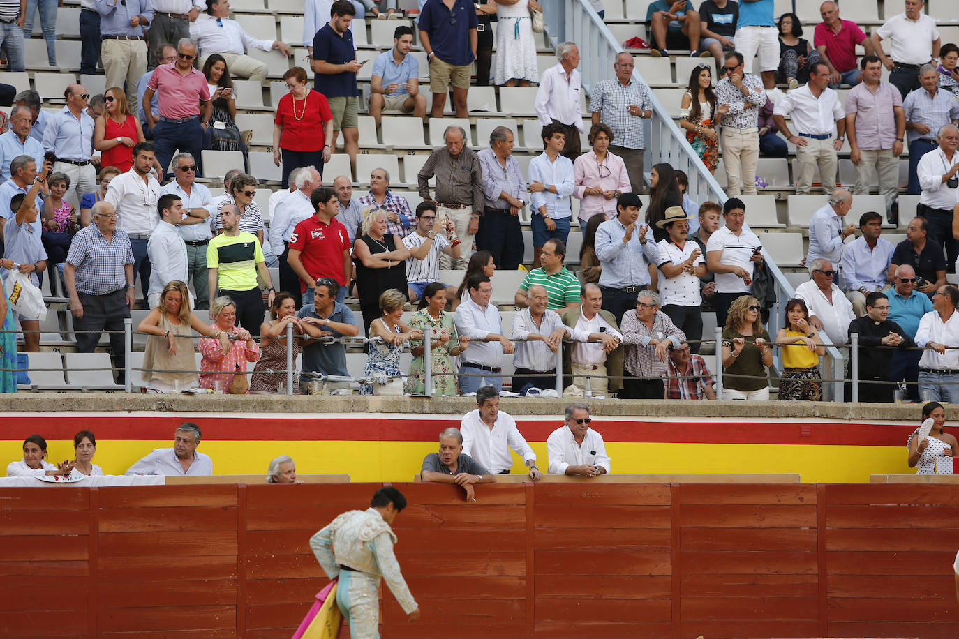 Fotos: Público en la primera de abono de la Feria de San Antolín de Palencia 2019