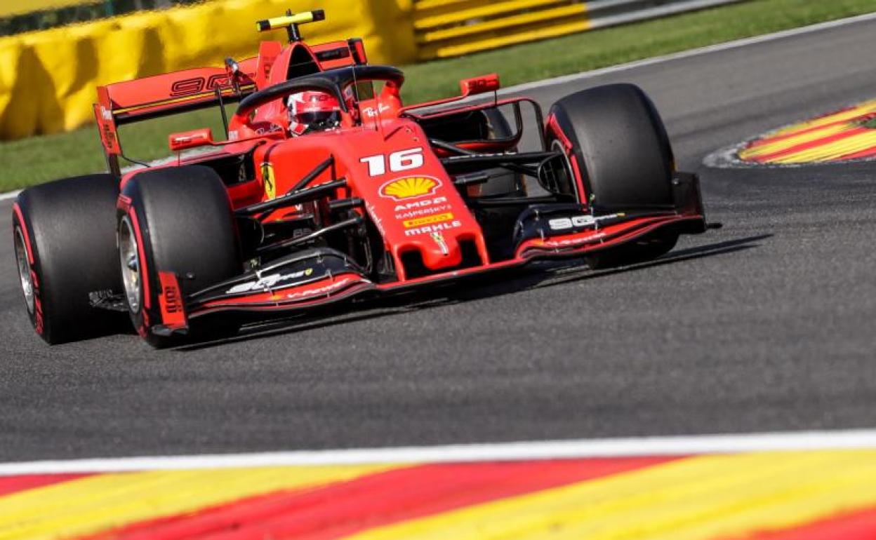 Charles Leclerc durante la sesión de clasificación del GP de Bélgica.