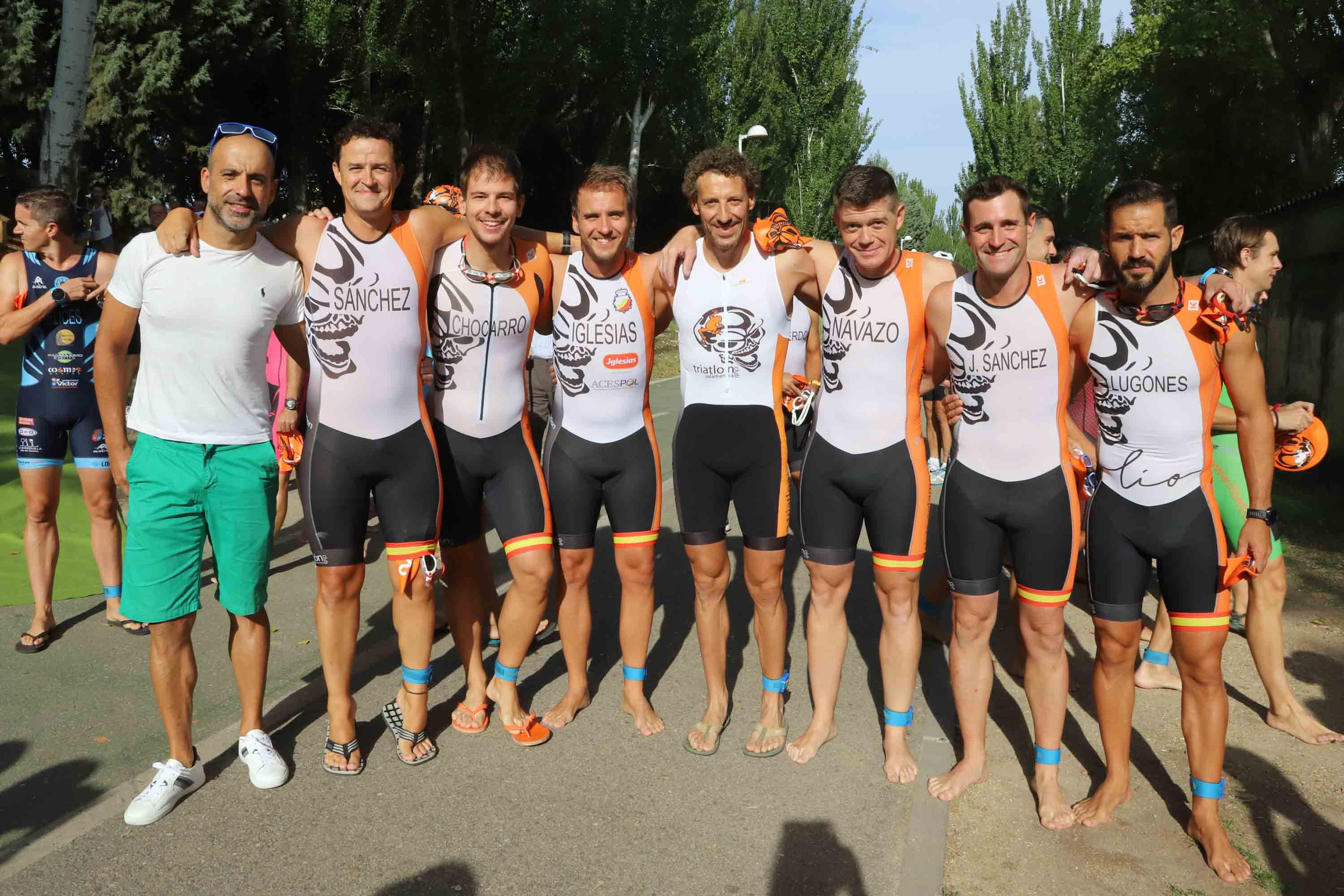 Miguel Risco y Esther Gómez repiten victoria en una prueba que reunió a 250 atletas que recorrieron el casco histórico a nado, en bici y corriendo