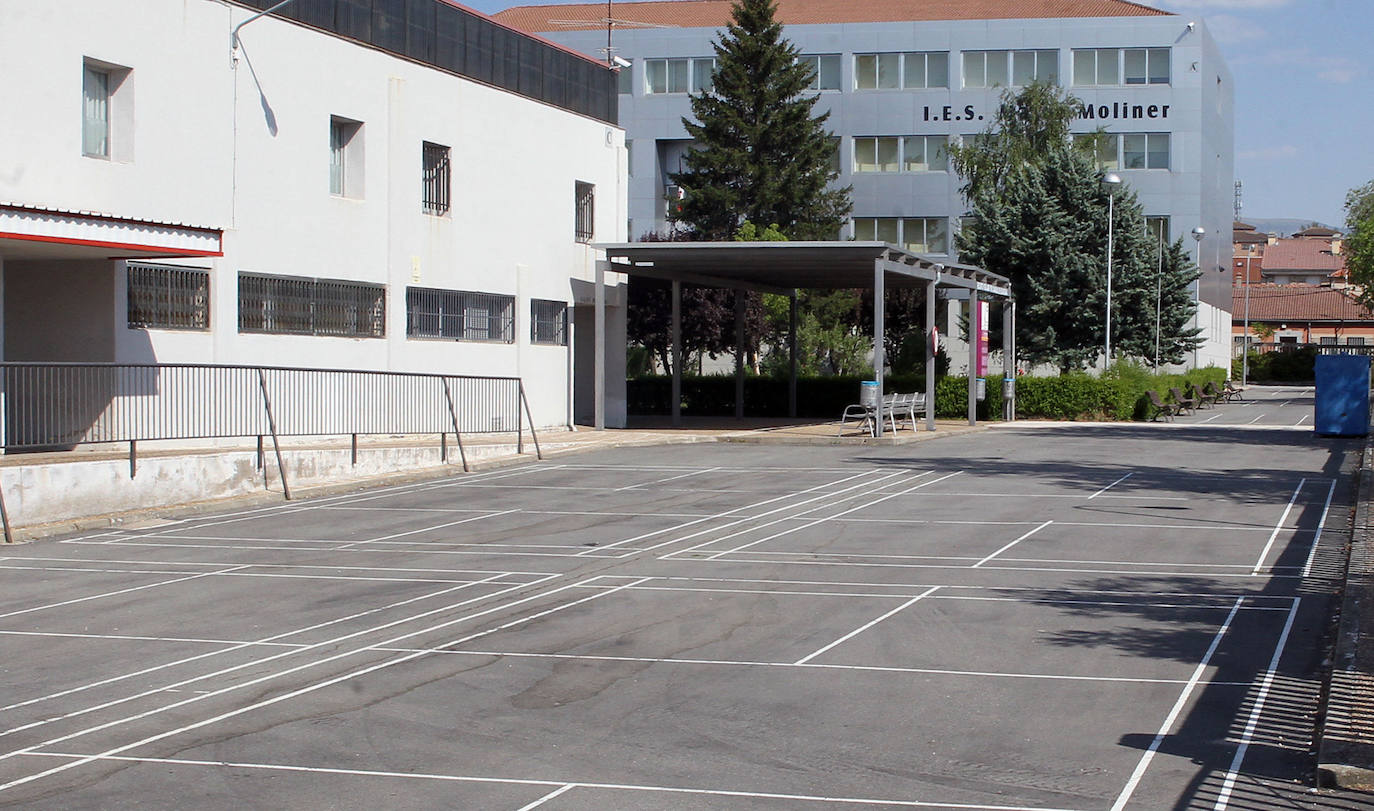 Patio del instituto María Moliner.