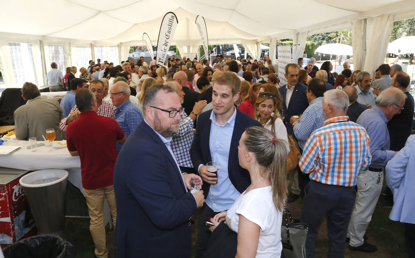 Fotos: El Norte de Castilla comparte las fiestas con los palentinos en su caseta (2/2)