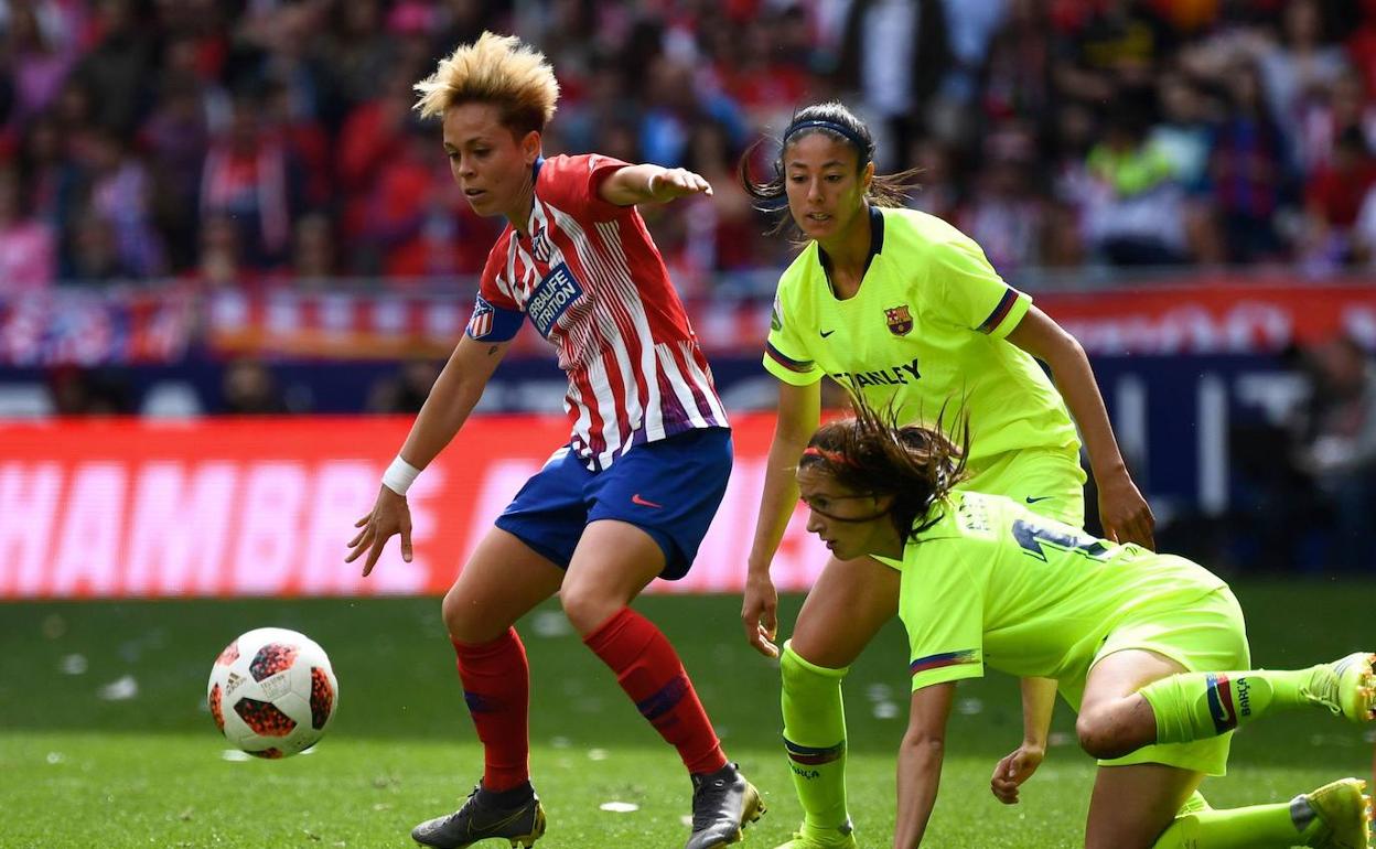 Un momento del Atlético-Barcelona de la pasada campaña. 