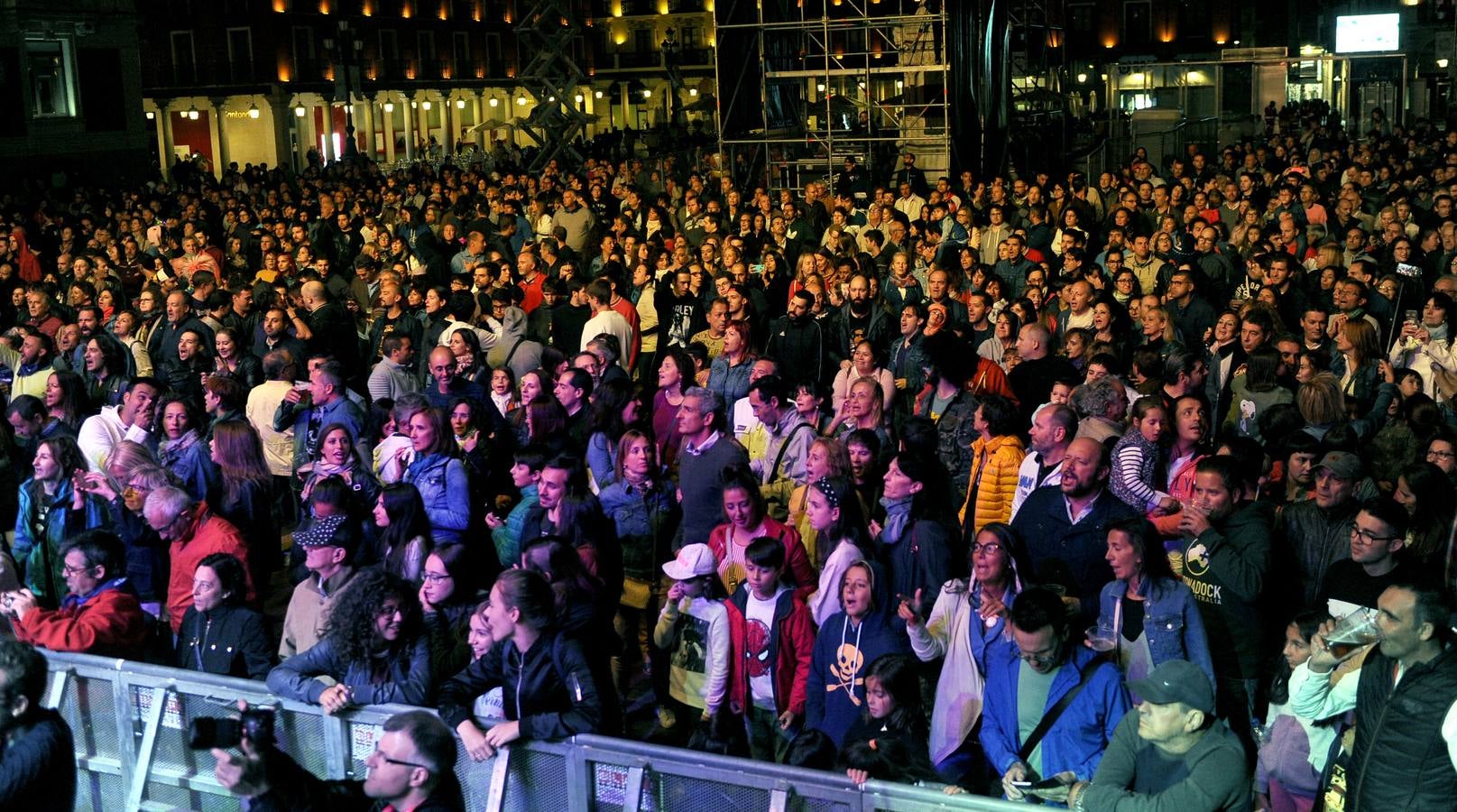 Fotos: Concierto de Cañoneros en las fiestas de Valladolid