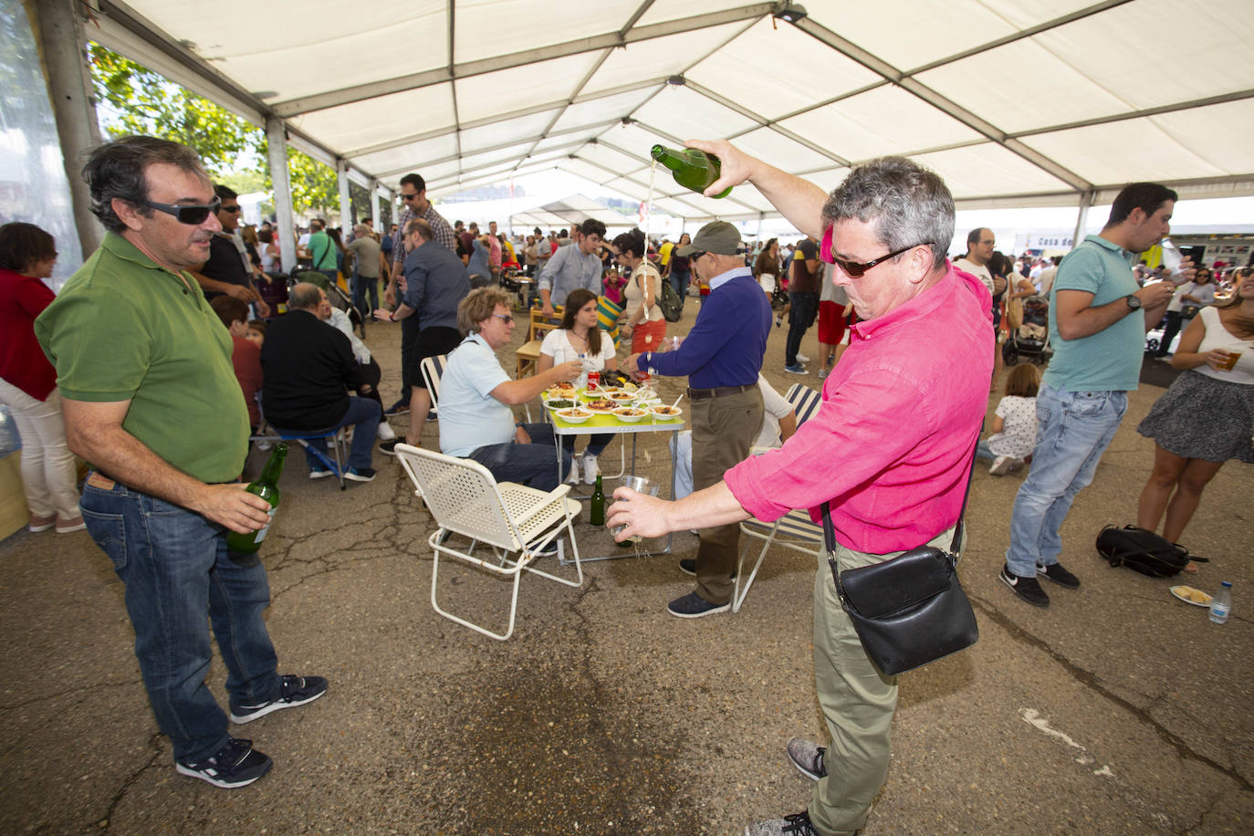 Fotos: Bocados y folclore de toda España en las casetas regionales