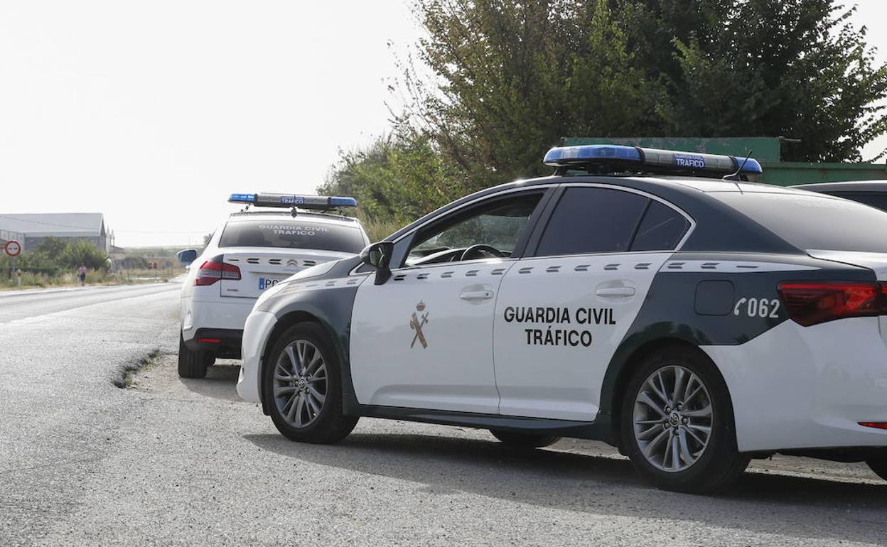 Vehículos de la Guardia Civil de Tráfico de Salamanca.