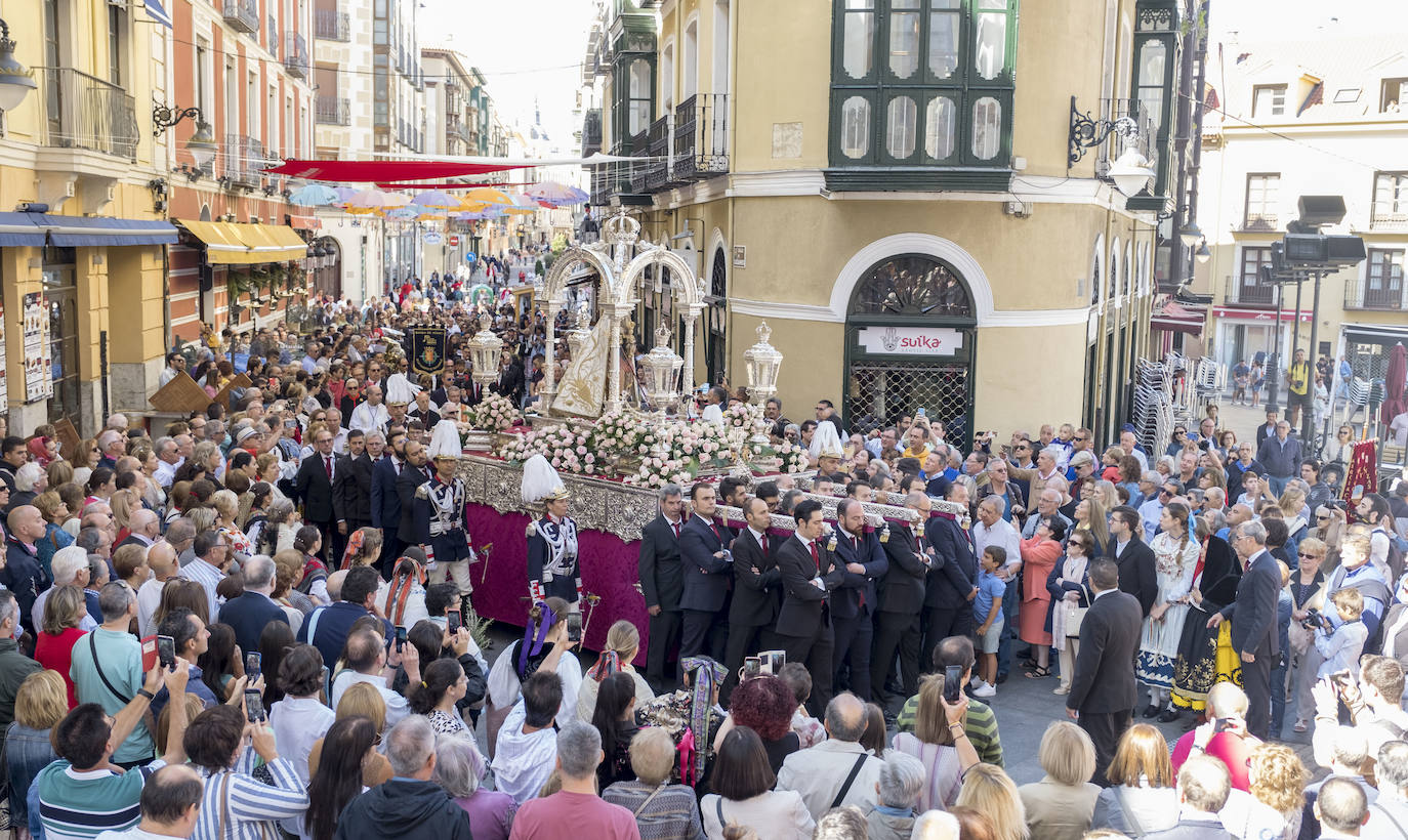 Fotos: Misa y procesión en honor a la Virgen de San Lorenzo